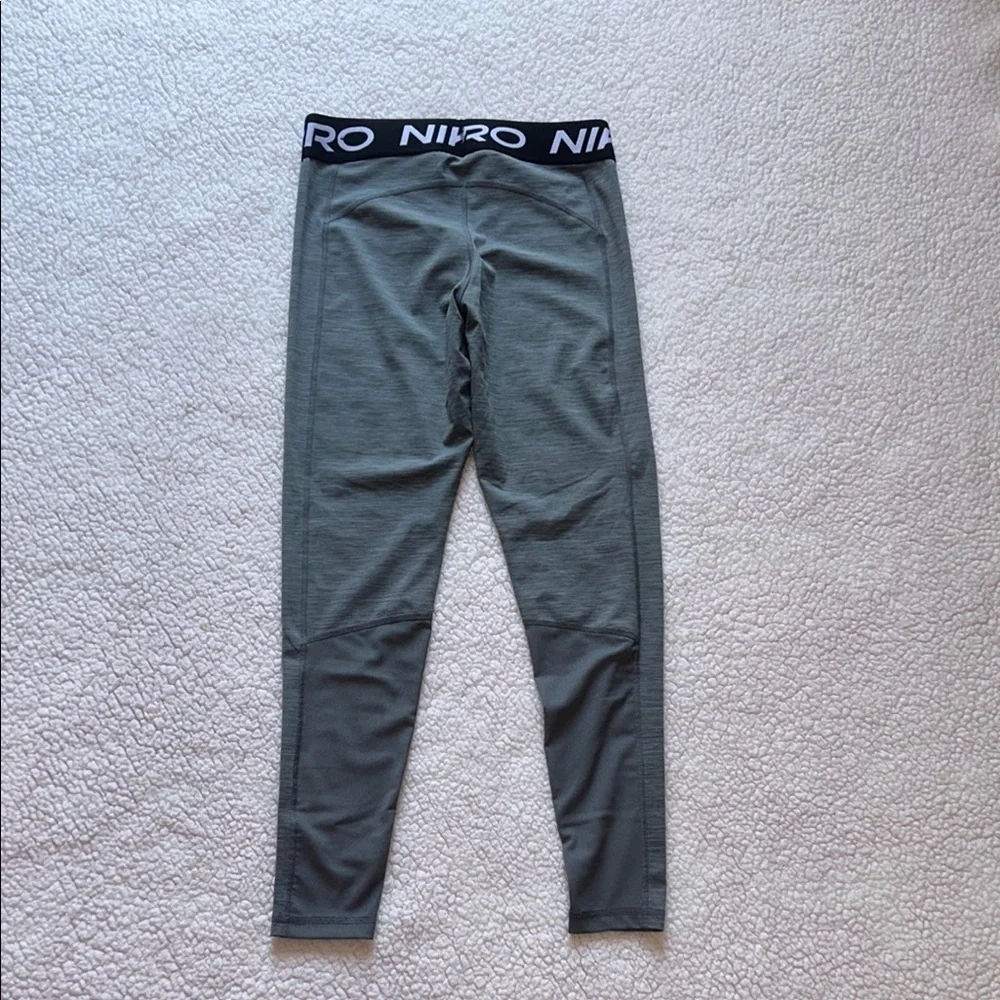 Nike Pro Gray Leggings for Ultimate Performance - Picture 7 of 10